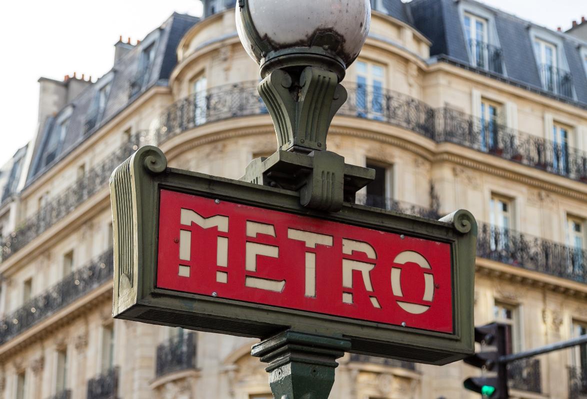 Navigating Paris Public Transport: A Guide to Trains, Buses, & More
