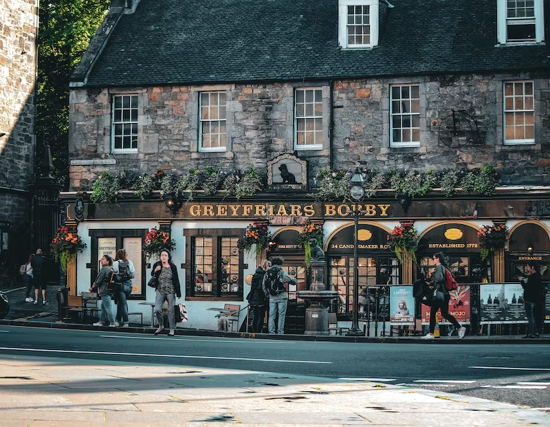10 Reasons To Fall in Love with Edinburgh's Pub Scene