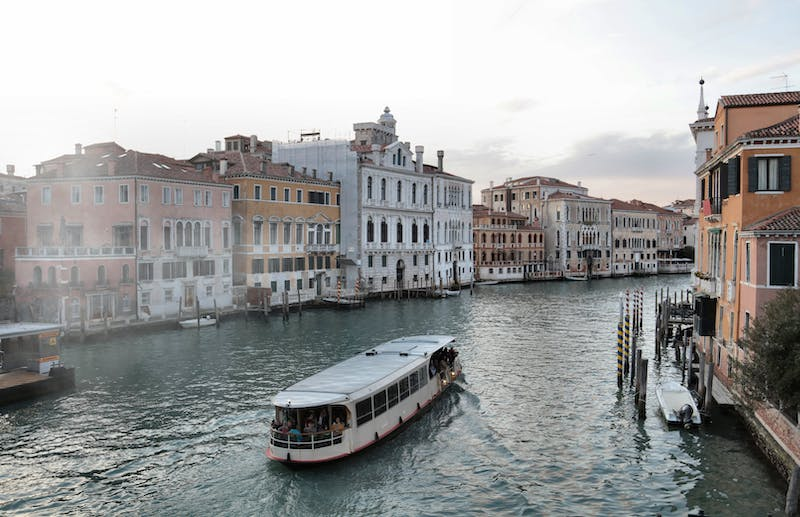 Budget-Friendly Gondola Rides & Boat Tours to Try in Venice