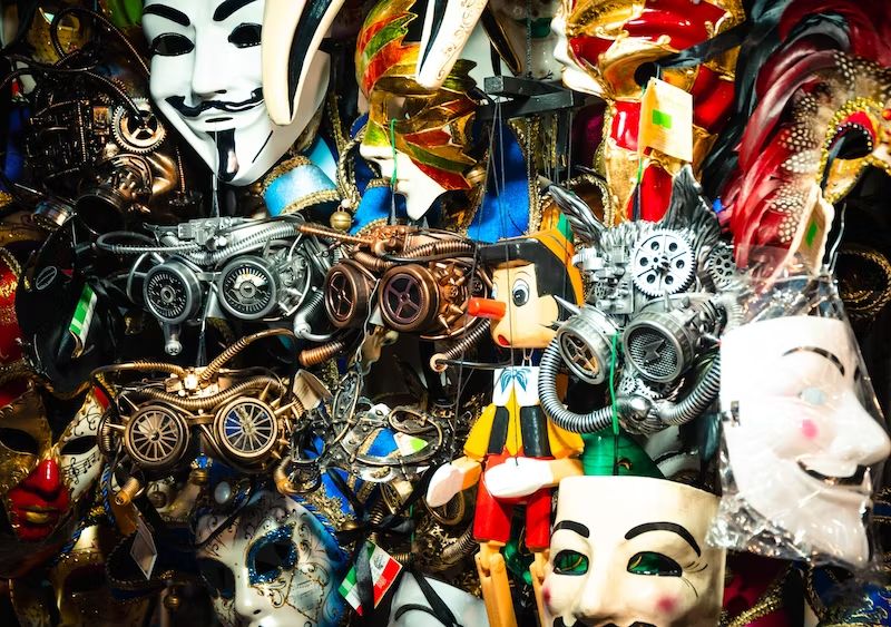 How to Shop for Venetian Glass and Masks