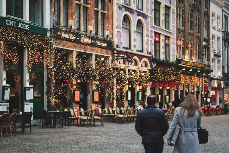 Bruges Christmas Market 2023: What to Eat, See, and Do!