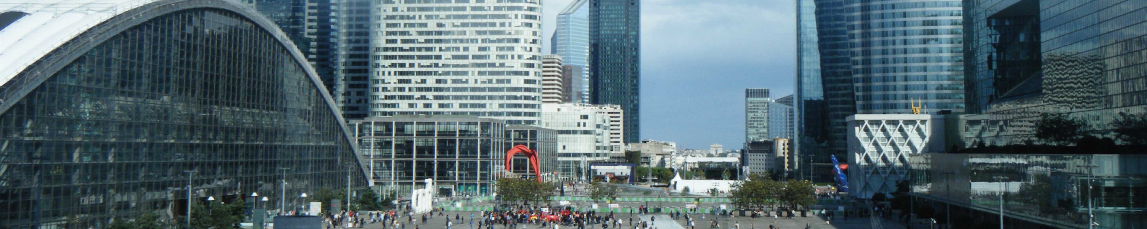 Depósito de Bagagem | La Défense em Paris - Nannybag