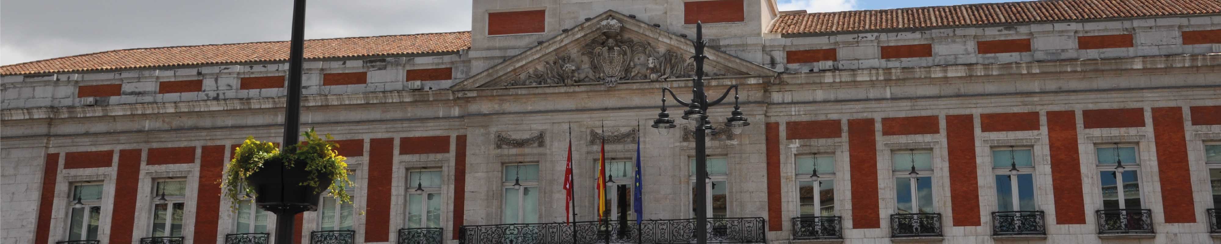 行李寄存 | Puerta del Sol in Madrid - Nannybag